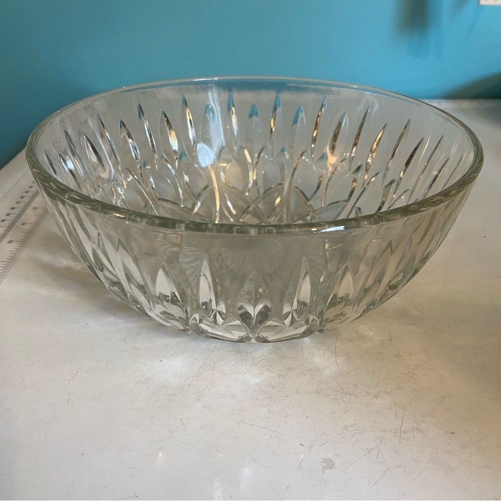 🛍️3/$30 Vintage clear‎ crystal 11” round serving bowl